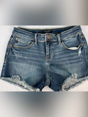 JUDY BLUE DEMIN SHORTS SIZE MEDIUM